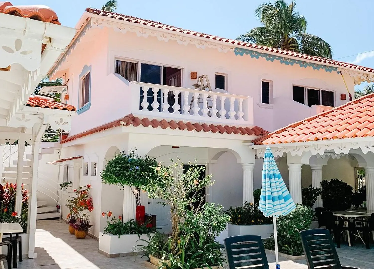 Апарт-отель Brisas Doradas Beachfront Villa Кабарете