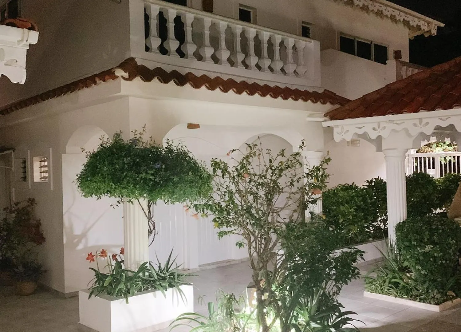 Brisas Doradas Beachfront Villa Кабарете