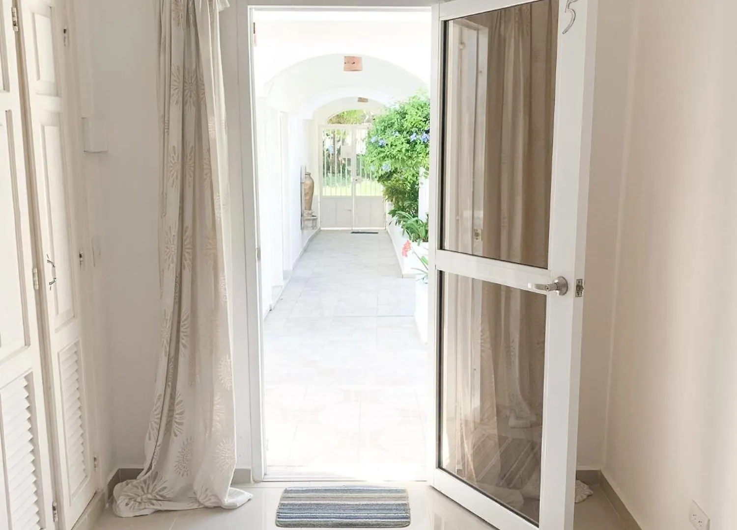 Brisas Doradas Beachfront Villa Кабарете Апарт-отель