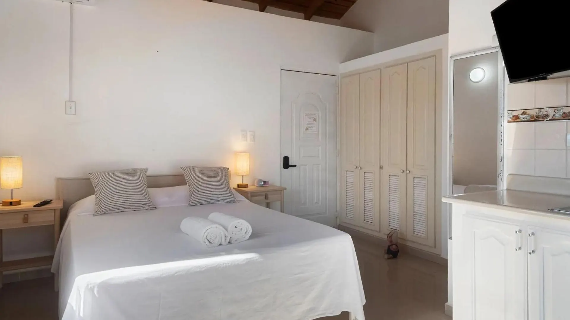 Brisas Doradas Beachfront Villa Кабарете 0*,  Доминиканская Республика